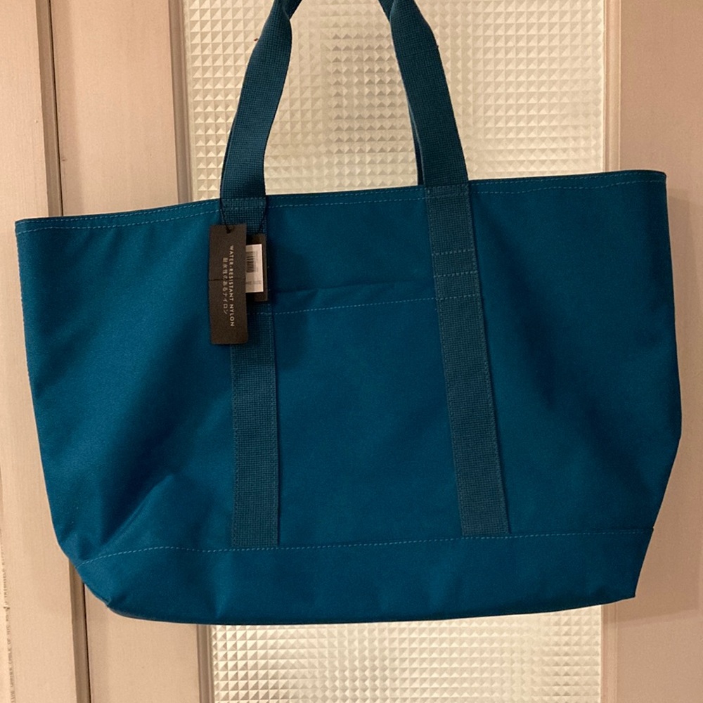 Banana Republic zippered tote